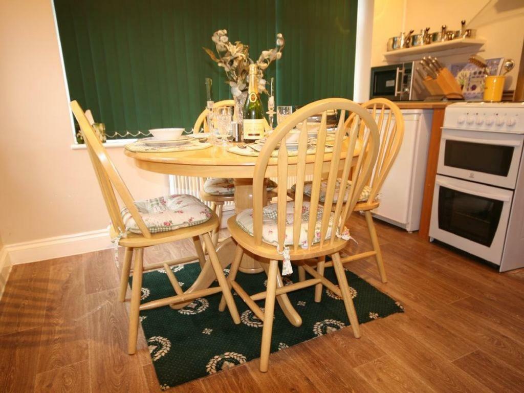 בריקסהאם Grockle Nook Holiday Apartment מראה חיצוני תמונה