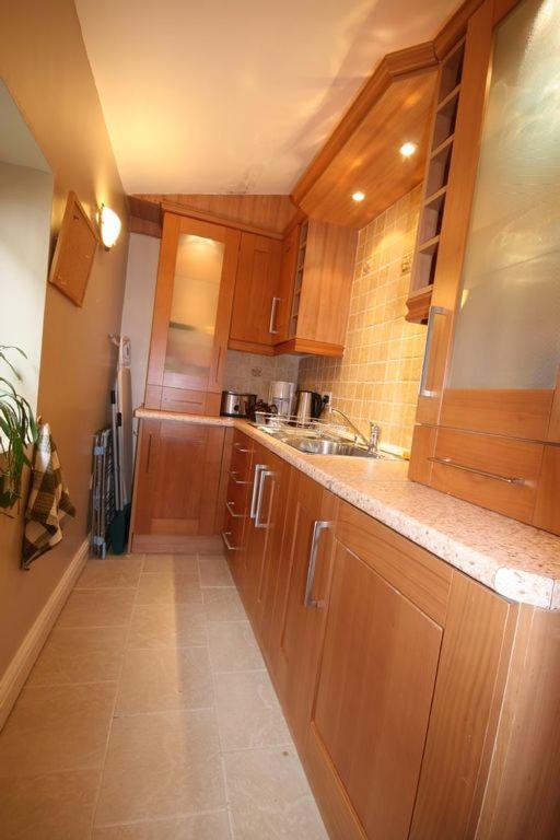 בריקסהאם Grockle Nook Holiday Apartment מראה חיצוני תמונה
